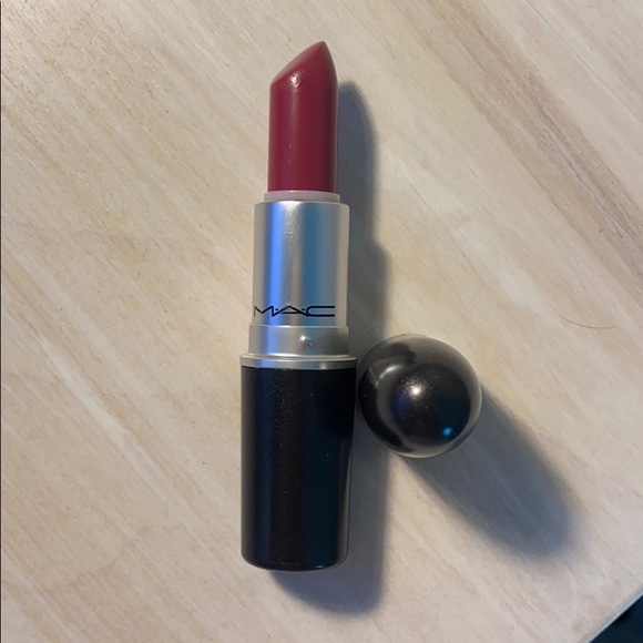 Mac Lustre Lipstick - Plumful - Picture 2 of 6